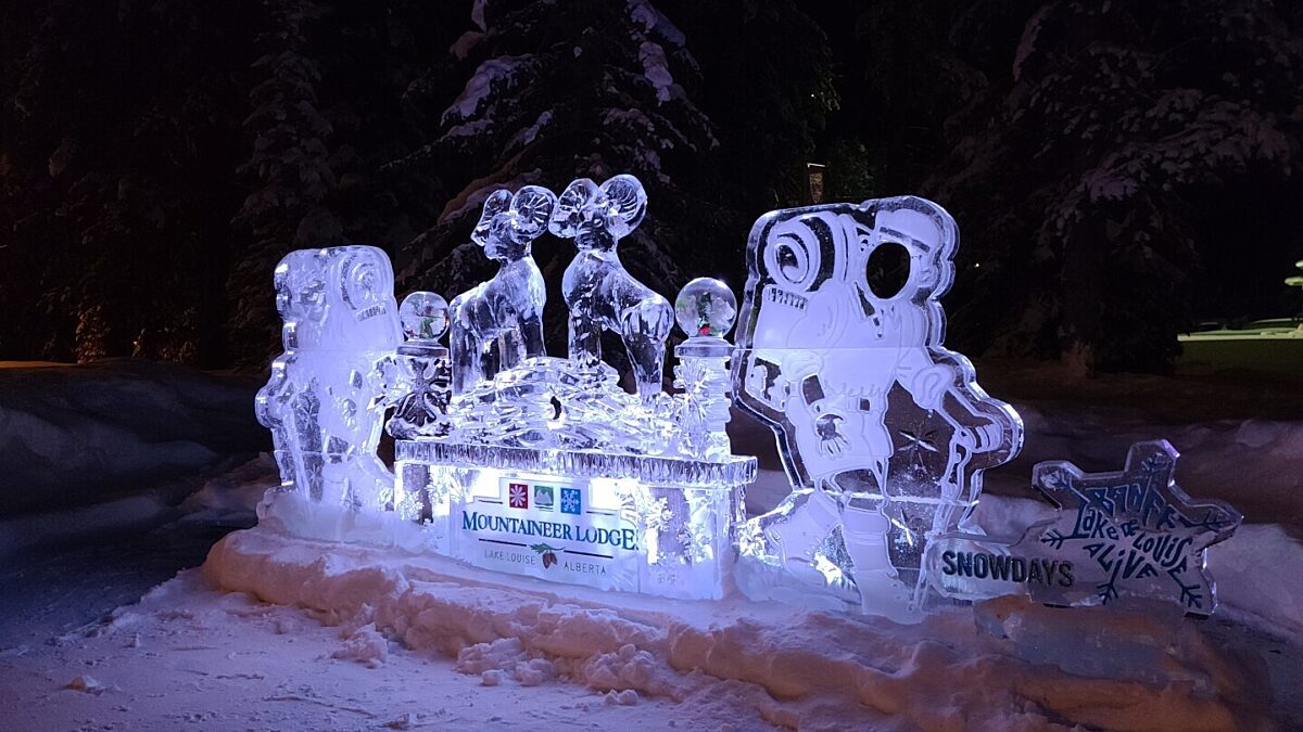MTL Ice Sculpture Night Large 2026 01 09 234555 hhjs v1768002355