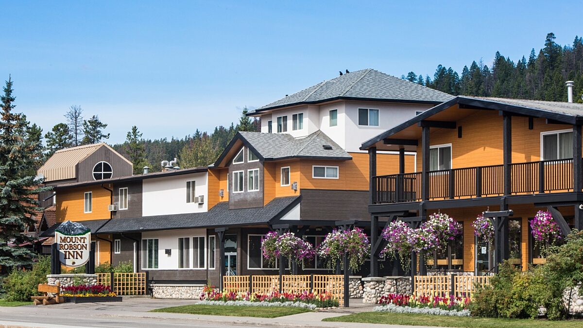 Mt Robson 008 v1553627415