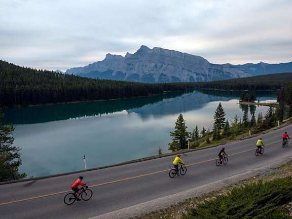 Cycling road trip along the Icefields Parkway